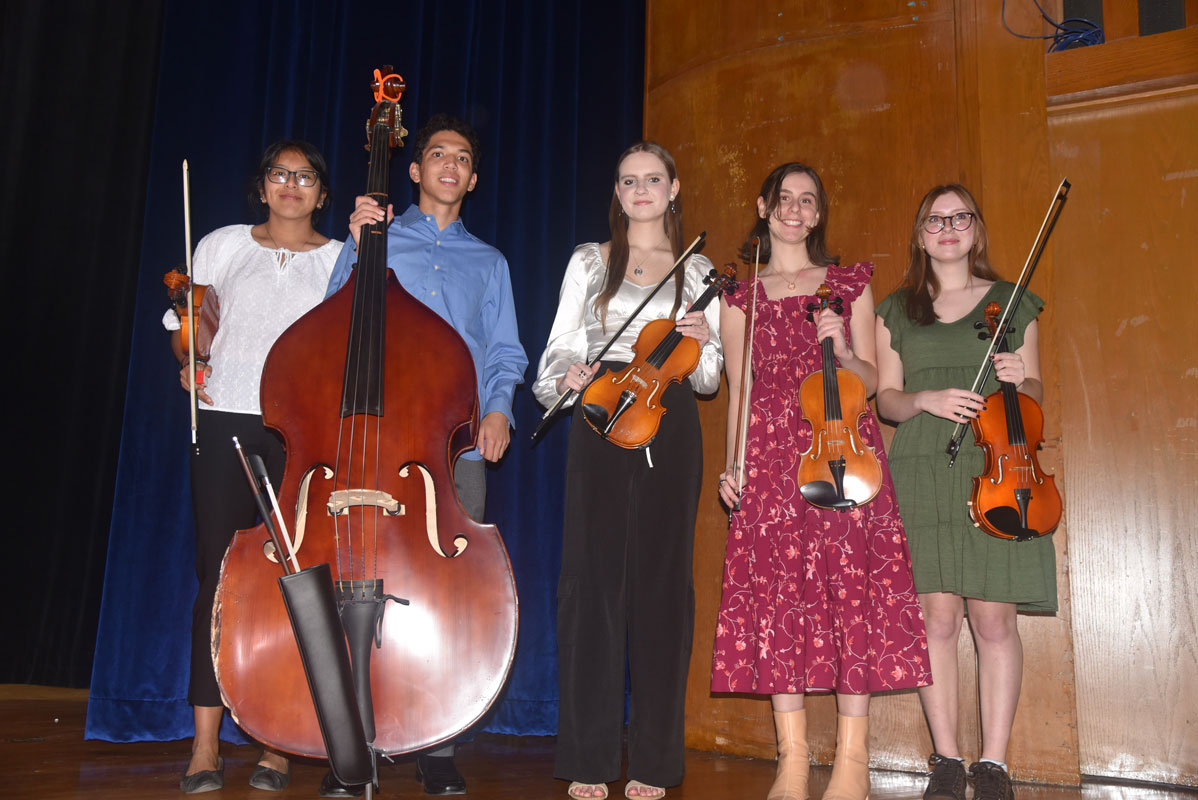 A string quintet entertained the crowd 