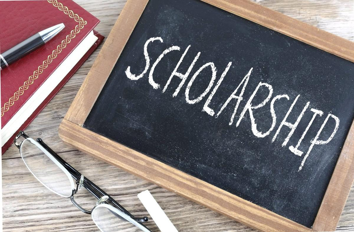  Less than three weeks remain for senior athletes to submit applications for the Amanda Cullinan scholarship.  