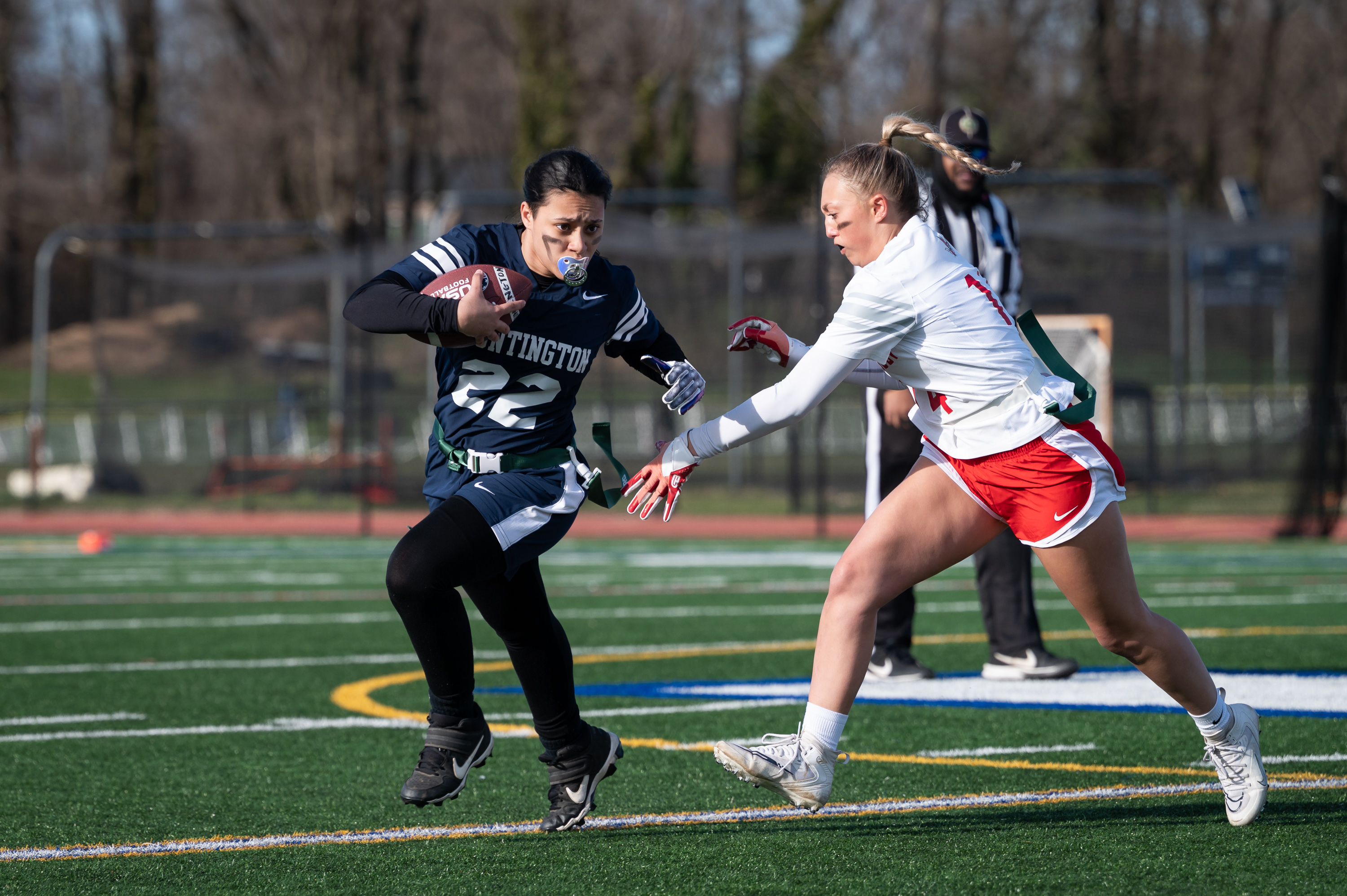  Theresa Rivera makes her move for Huntington. (Darin Reed photo)  