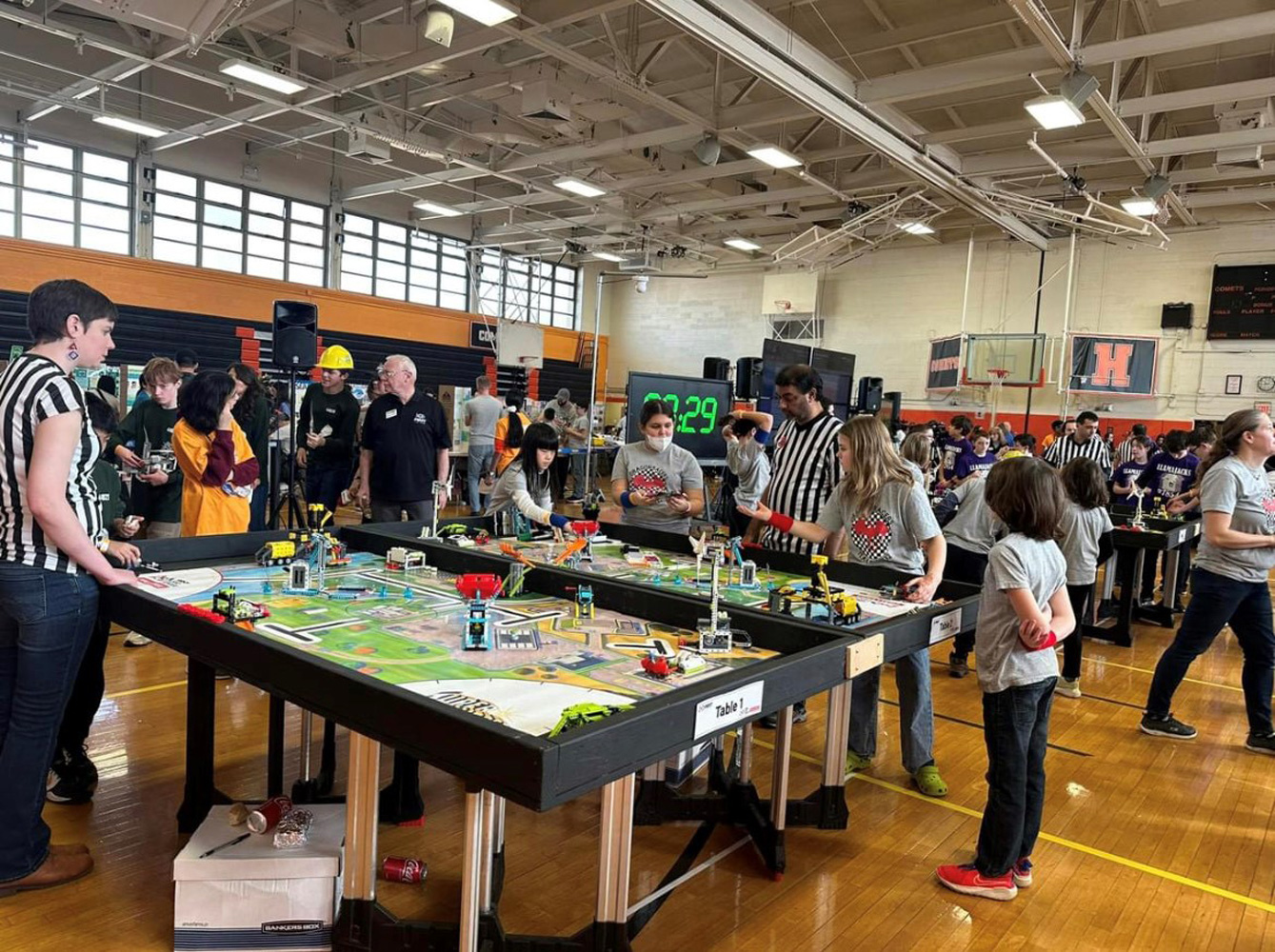  The Woodhull Dragon Racers with their high school mentors.  