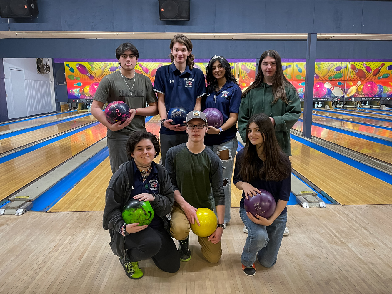 Huntington's varsity bowling team. (Darin Reed photo.)  