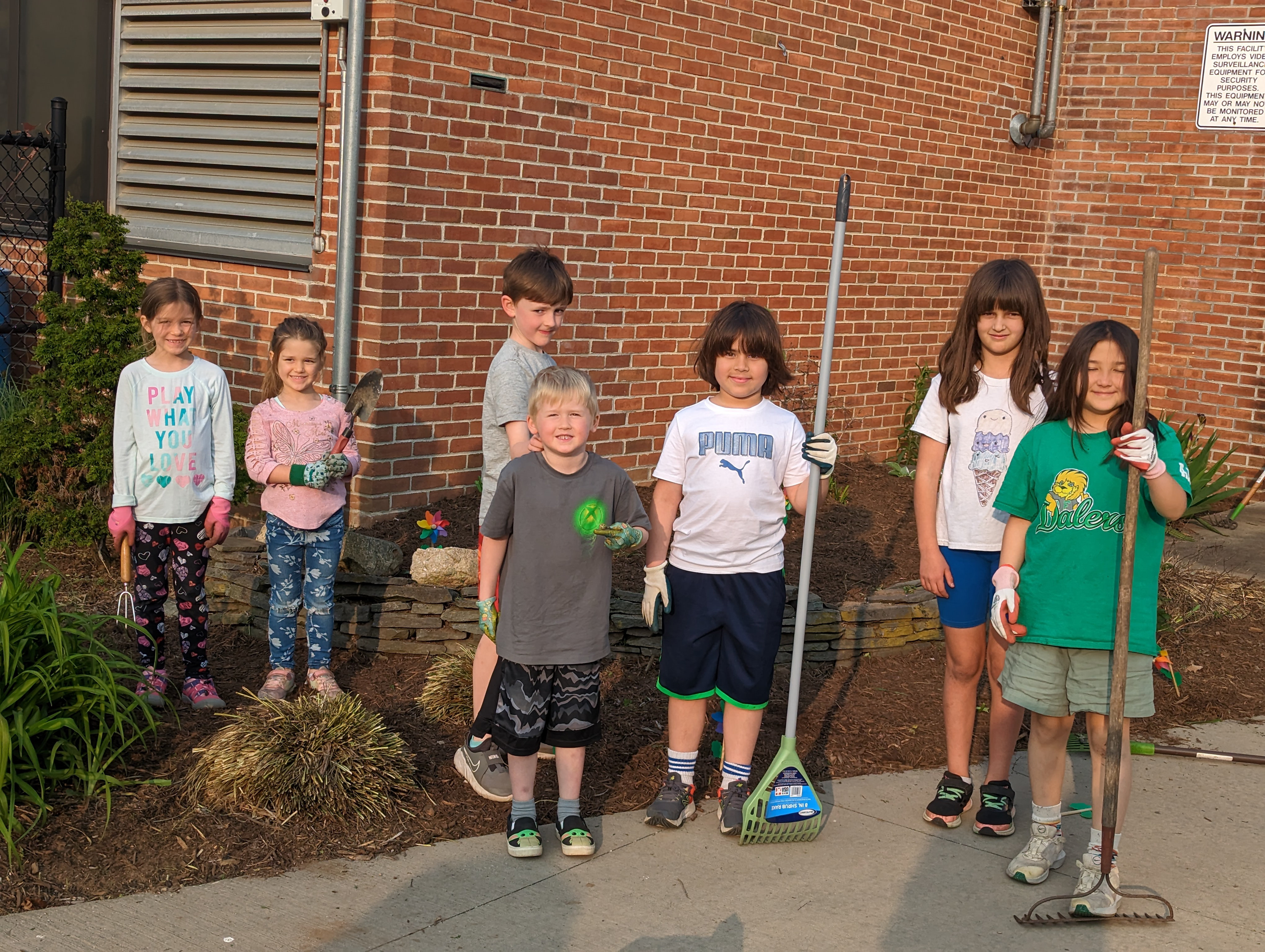  Washington students love their school and care about how it looks.  
