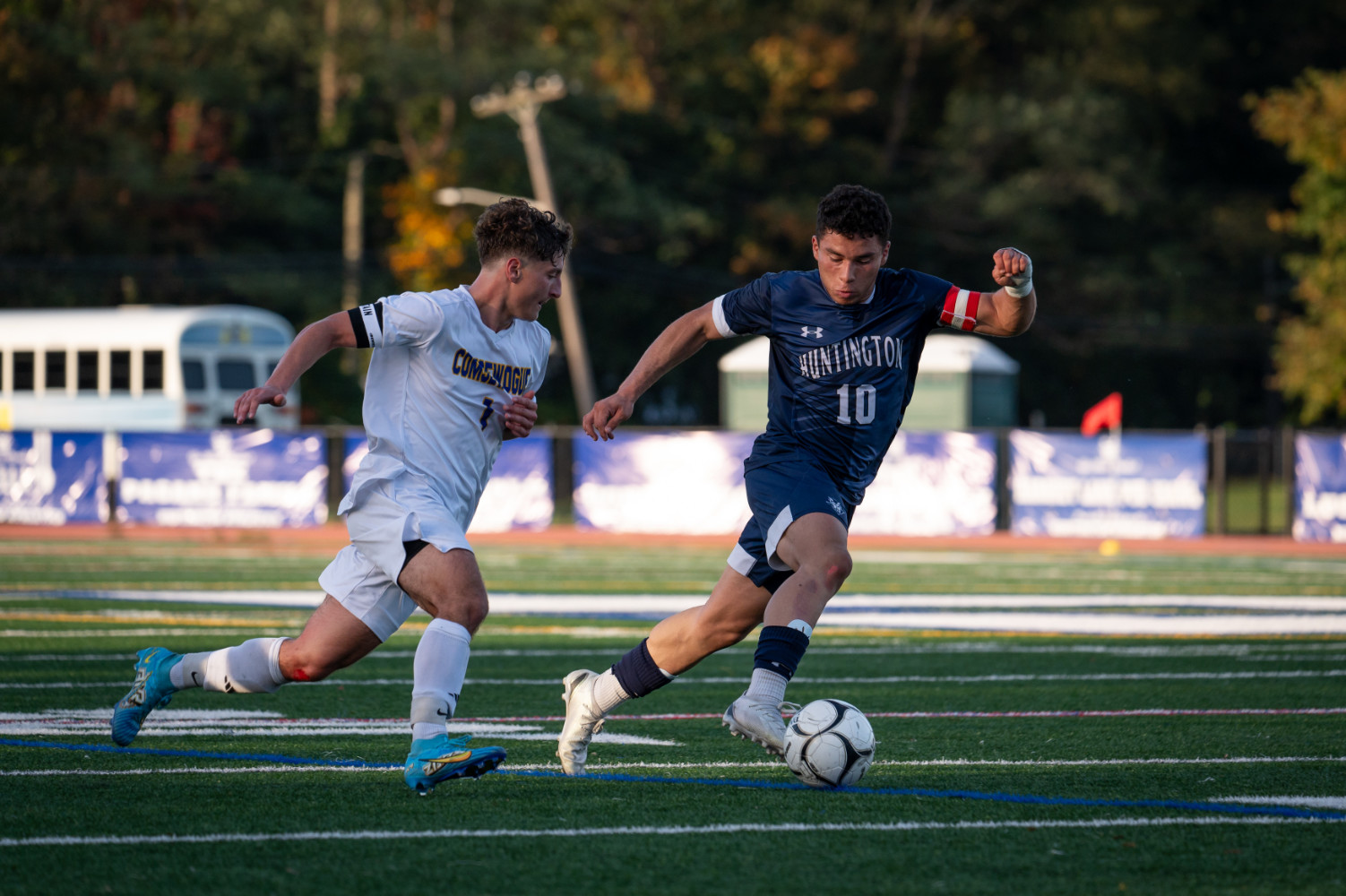  Bryan Lizama with the ball for the Huntington Blue Devils. (Darin Reed photo.)  