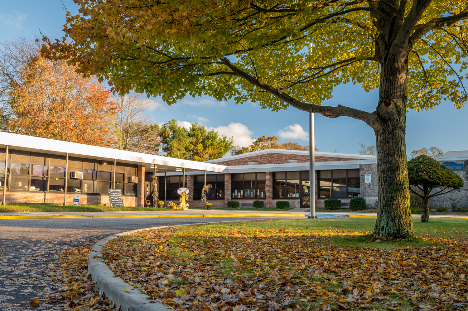  Jefferson Primary School on Oakwood Road opened in September 1962. (Darin Reed photo)  
