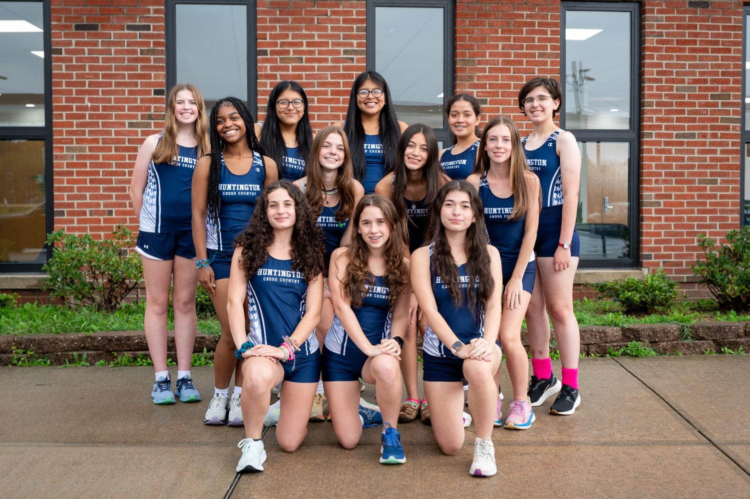  The 2023 Huntington High School varsity girls' cross country team. (Darin Reed photo.)  