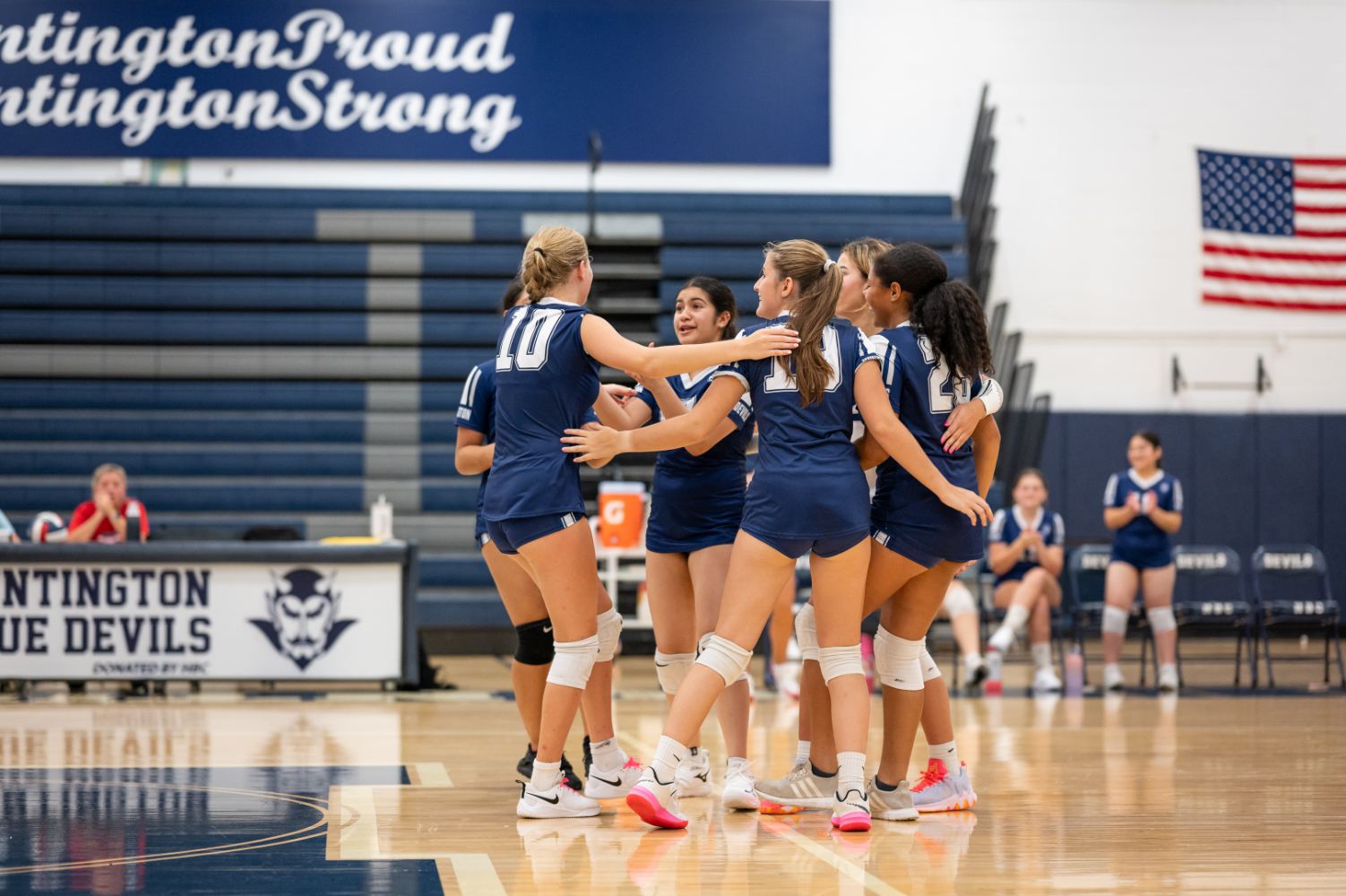  Every player contributed to the Huntington JV volleyball team.  (Darin Reed photo)  