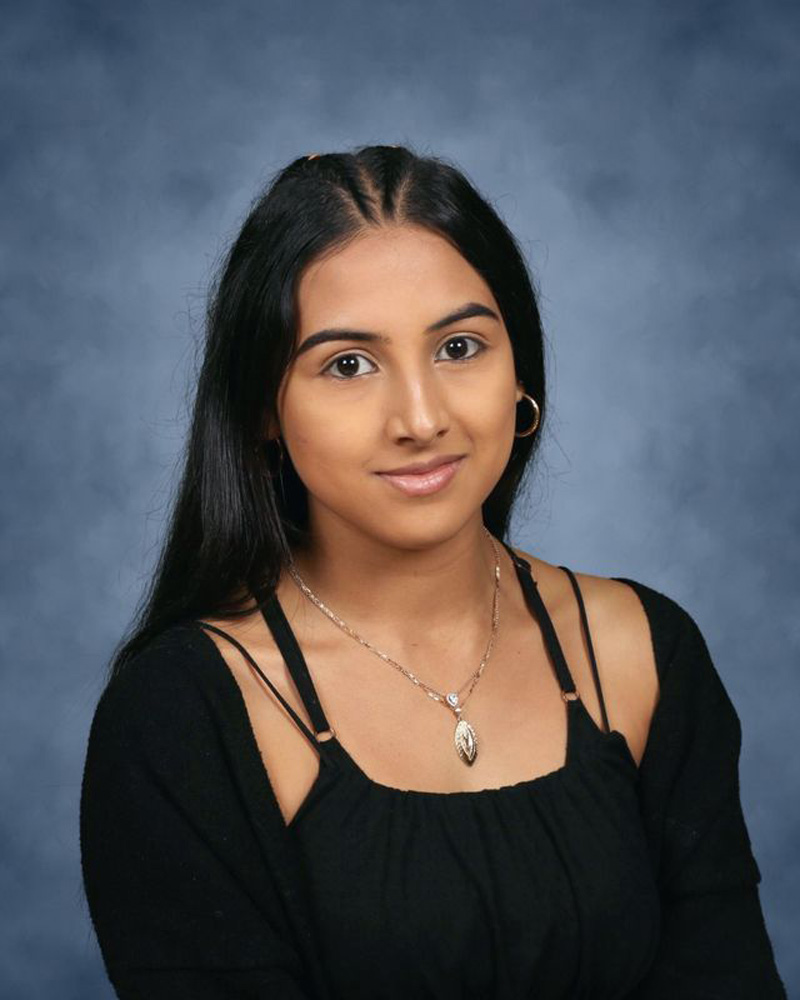  Huntington High School junior Jennifer Lopez   