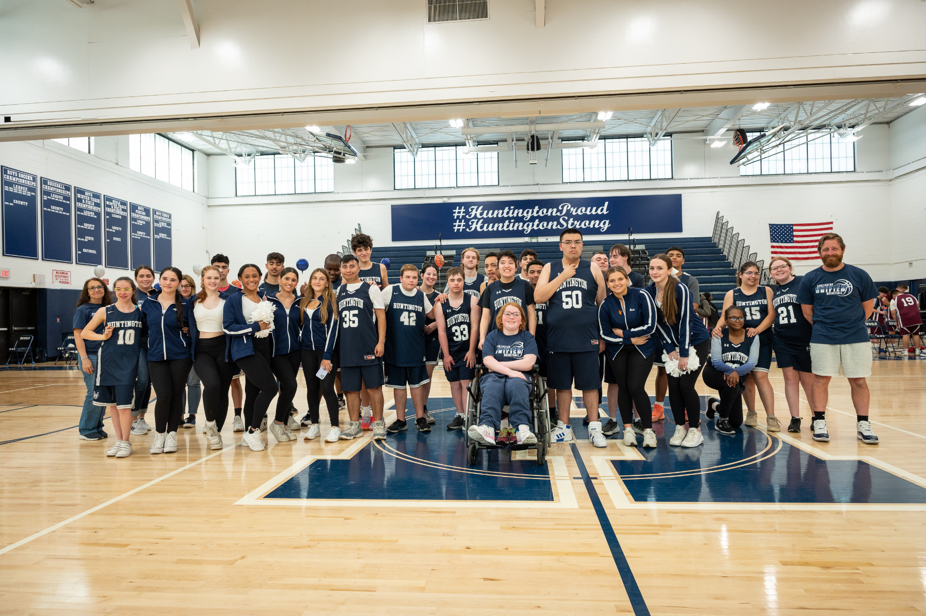  The 2023 Huntington High School varsity Unfied co-ed basketball team. (Darin Reed photo.)  