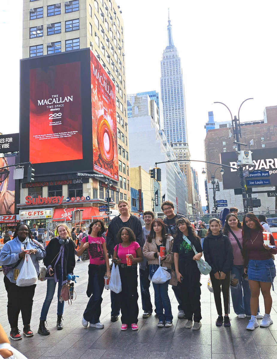  Huntington Fashion Design & Illustration students in Manhattan this week.