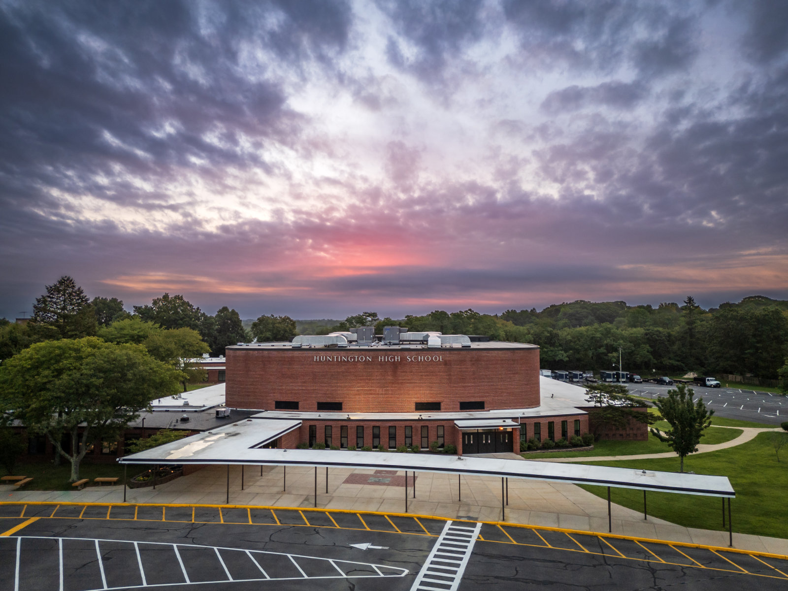  The sun is rising over Huntington UFSD as classes begin on Tuesday. (Darin Reed photo.)