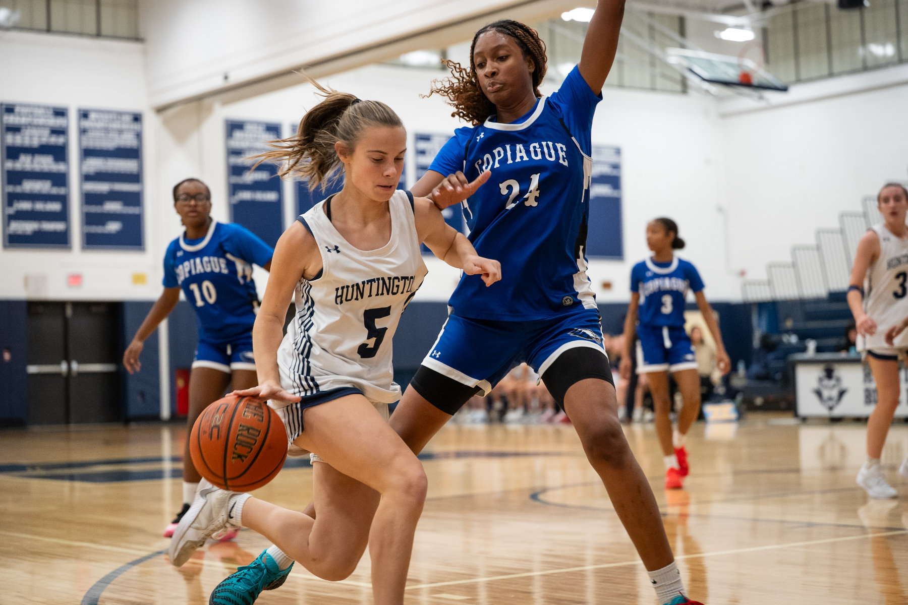  Claire Dello-Iocono drives to the basket. (Darin Reed photo.)  