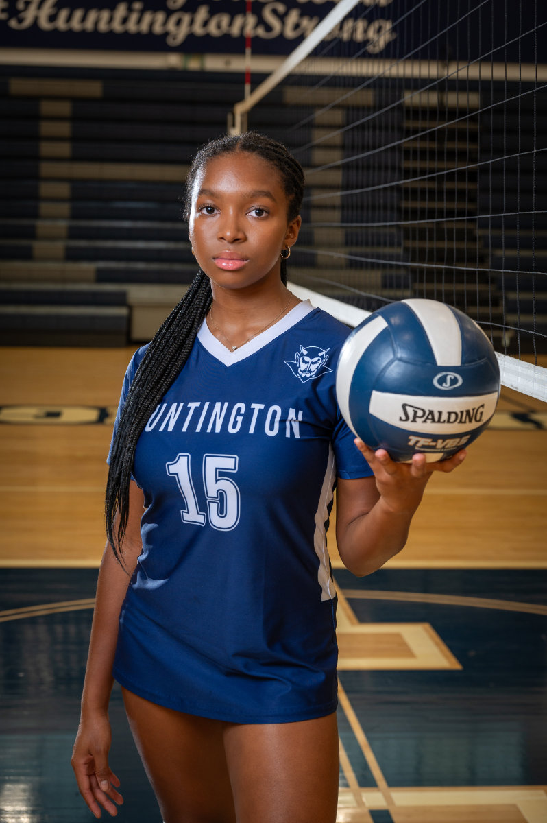  Kymora Dorvilus plays on the Blue Devil girls' volleyball team. (Darin Reed & Maliyah Davis-Coddington photo (2)