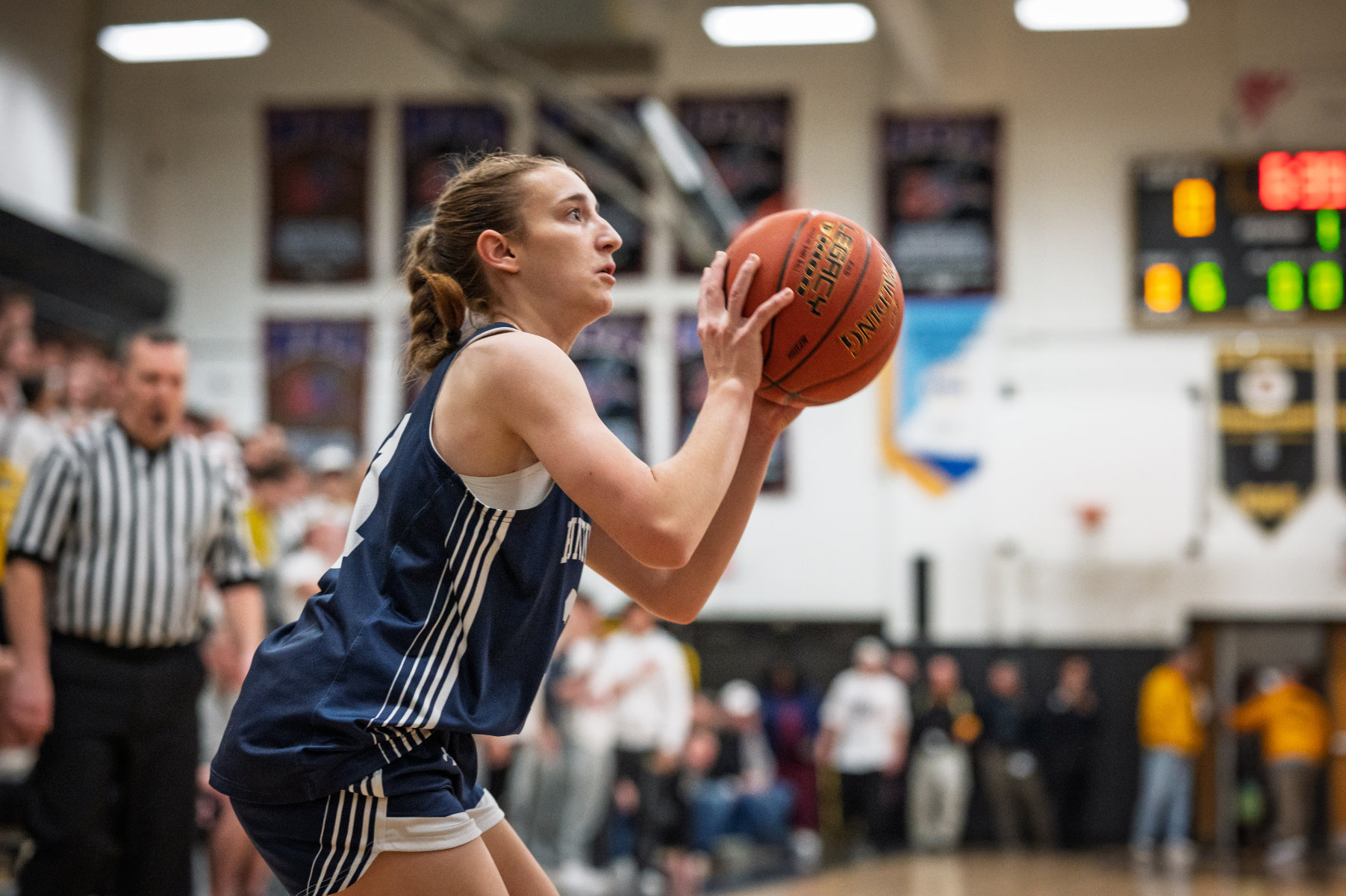  Sophomore Madyn Kalb sets up a shot at Commack last week. (Darin Reed photo.) 
