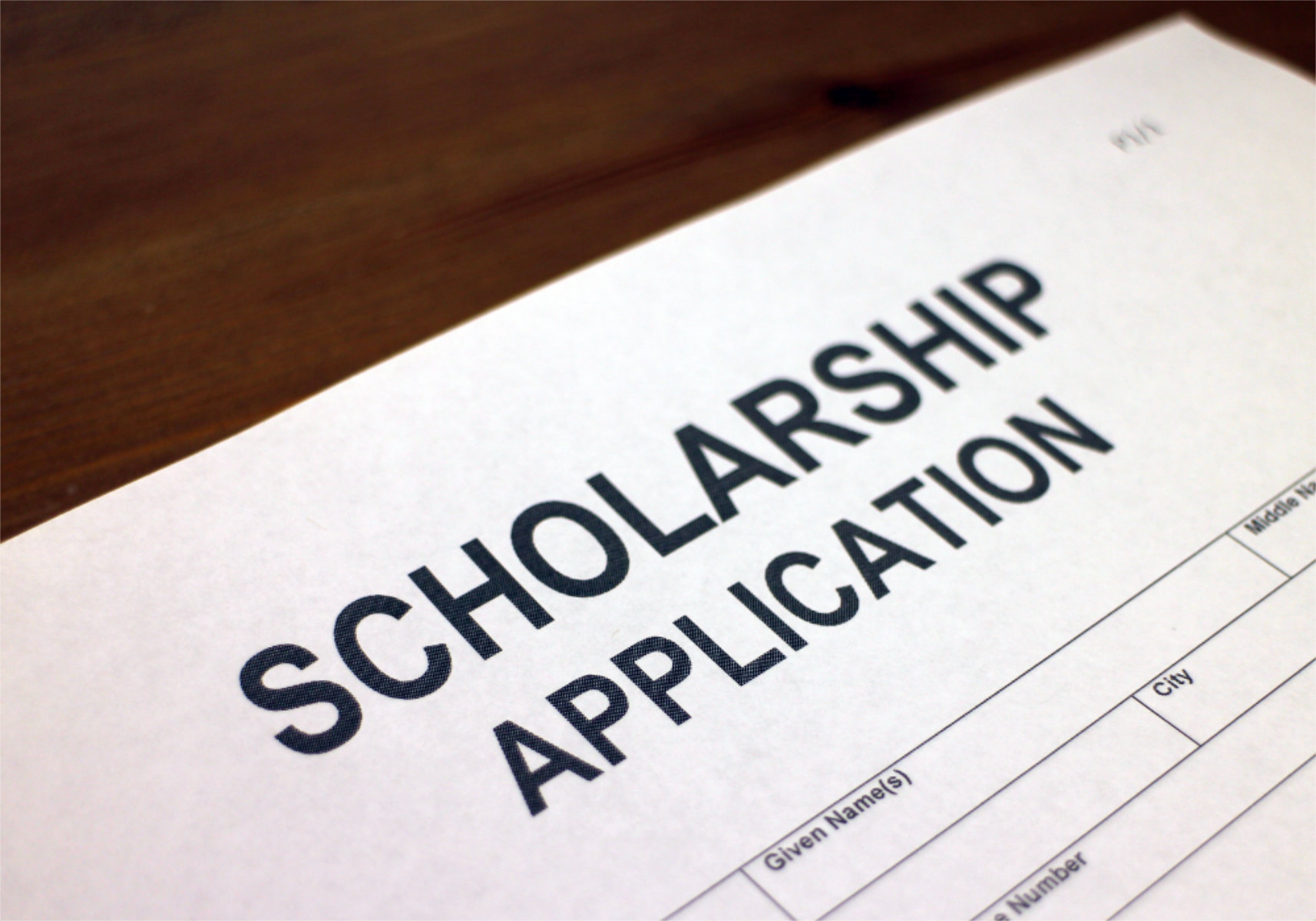Huntington UFSD seniors are encouraged to apply for available scholarships