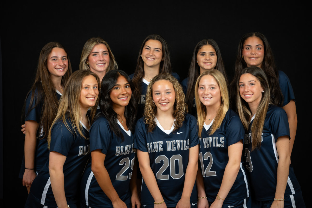  The senior contingent on the Huntington girls' varsity lacrosse team. (Darin Reed photo)  