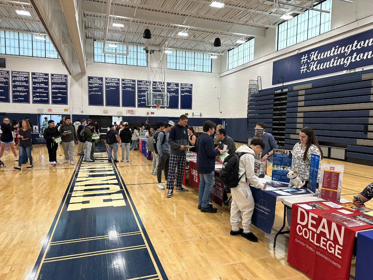  Huntington High School hosts its annual college Fair.