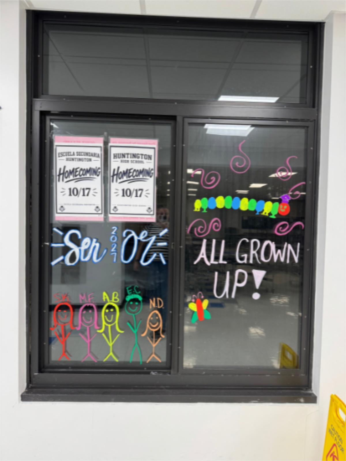  Huntington High School students are spreading that Homecoming spirit.  